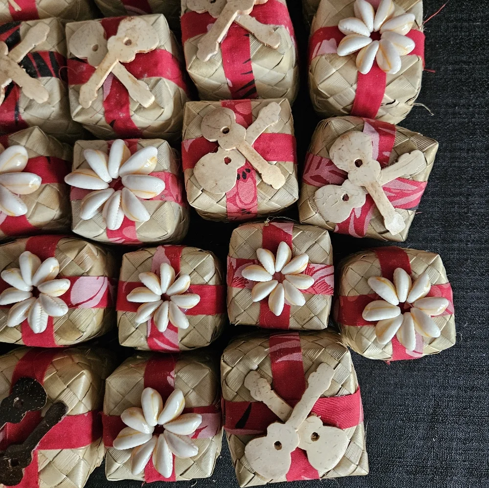 Traditional Hawaiian Lauhala Gift Baskets Lot Of 32 Handmade Small